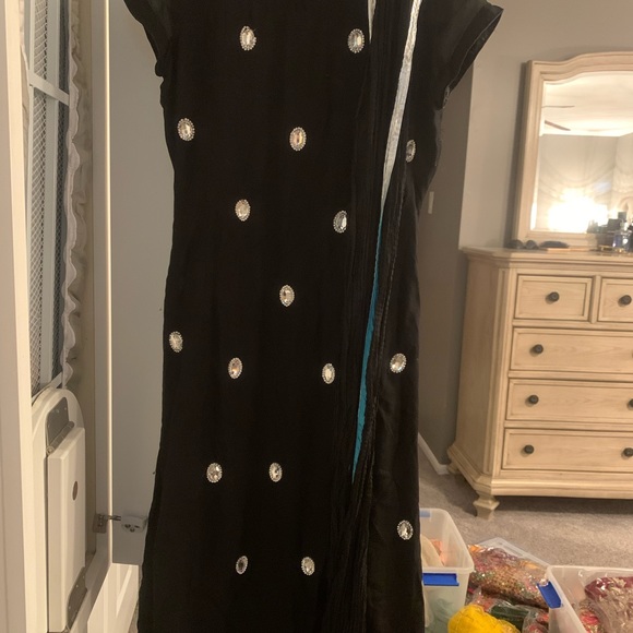 beautiful dress - Picture 6 of 6